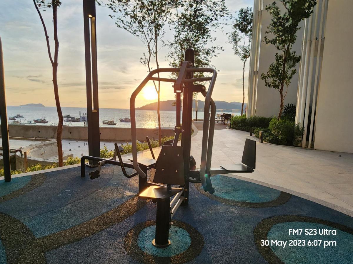Seaview Luxury Suites At The Shore Kota Kinabalu Exterior photo