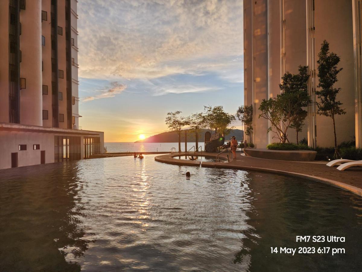 Seaview Luxury Suites At The Shore Kota Kinabalu Exterior photo