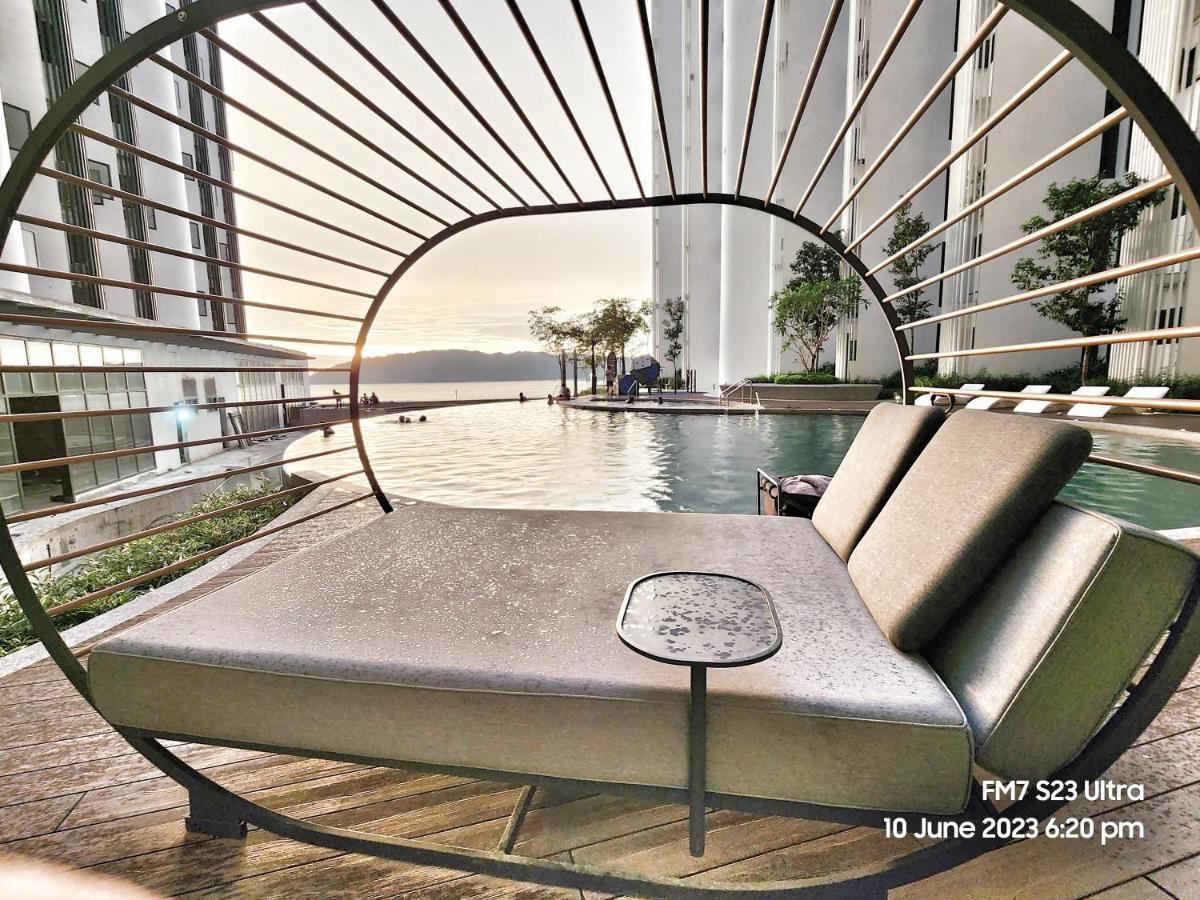 Seaview Luxury Suites At The Shore Kota Kinabalu Exterior photo